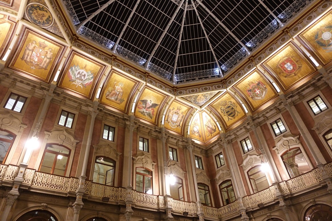 The main hall of the Stock Market Palace