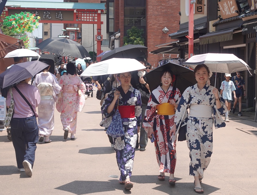 Traditional dress in a traditional neighbourhood