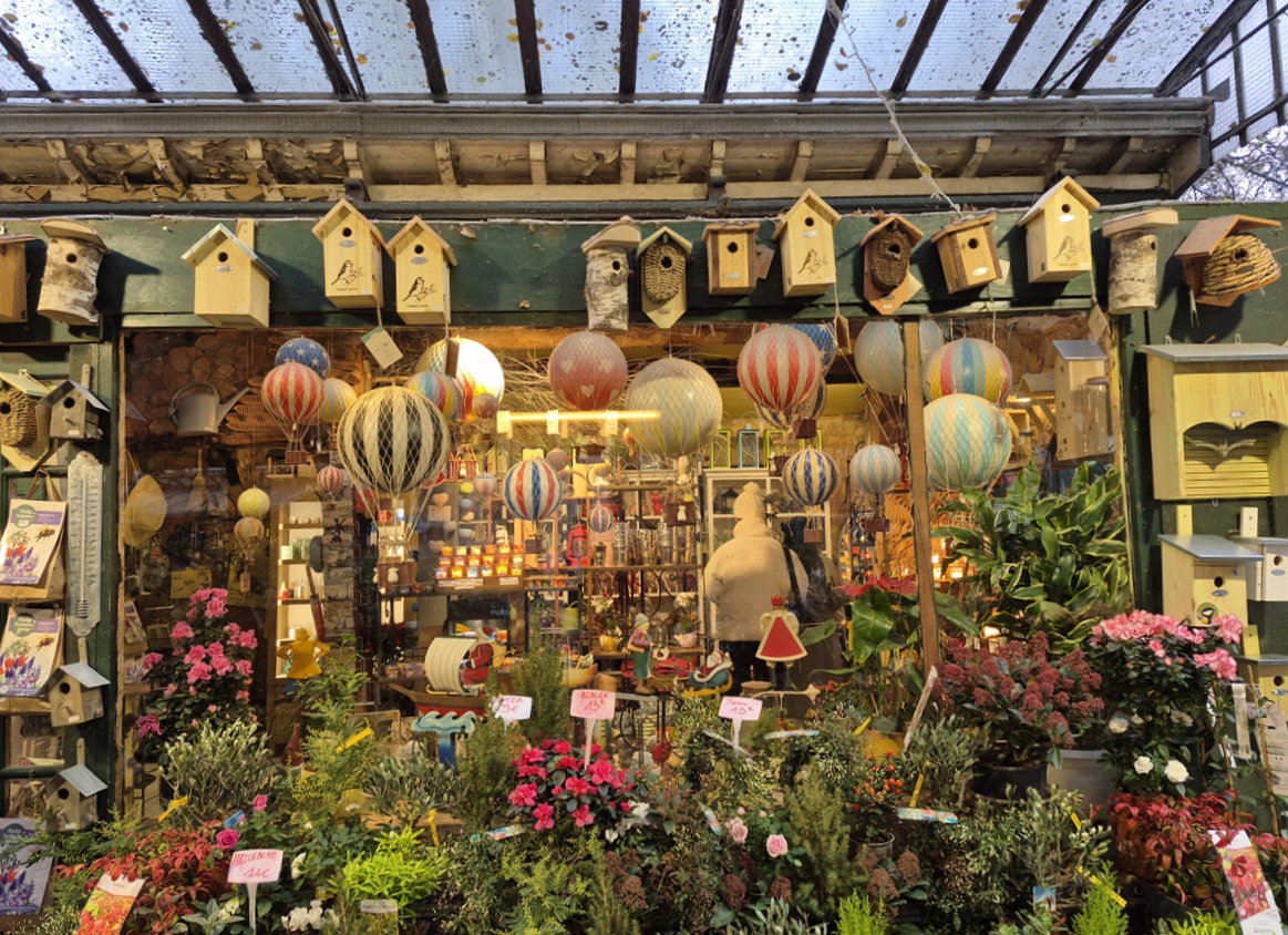 Garden supplies market Île de la Cité