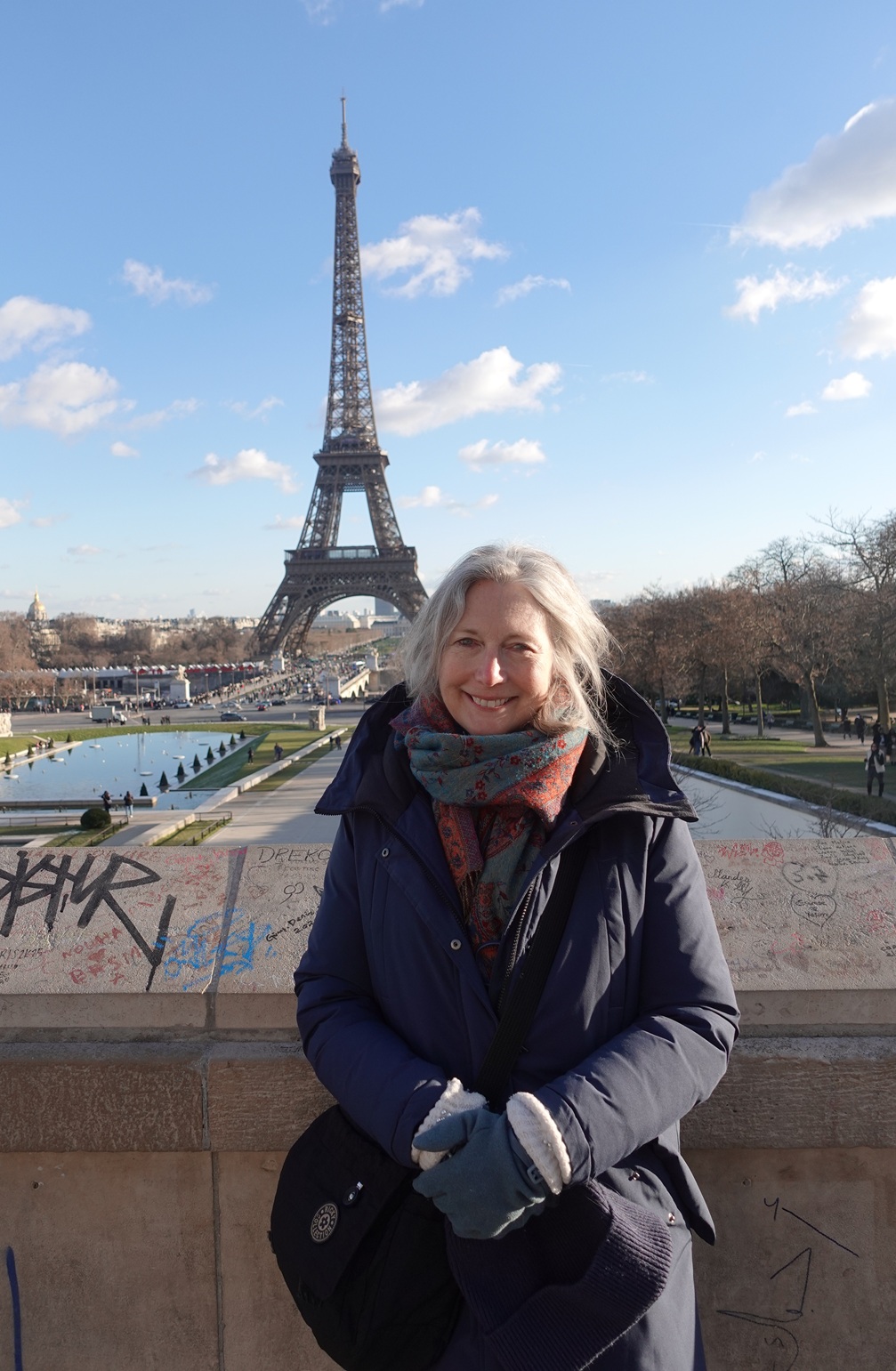 Sunny day at Le Tour Eiffel