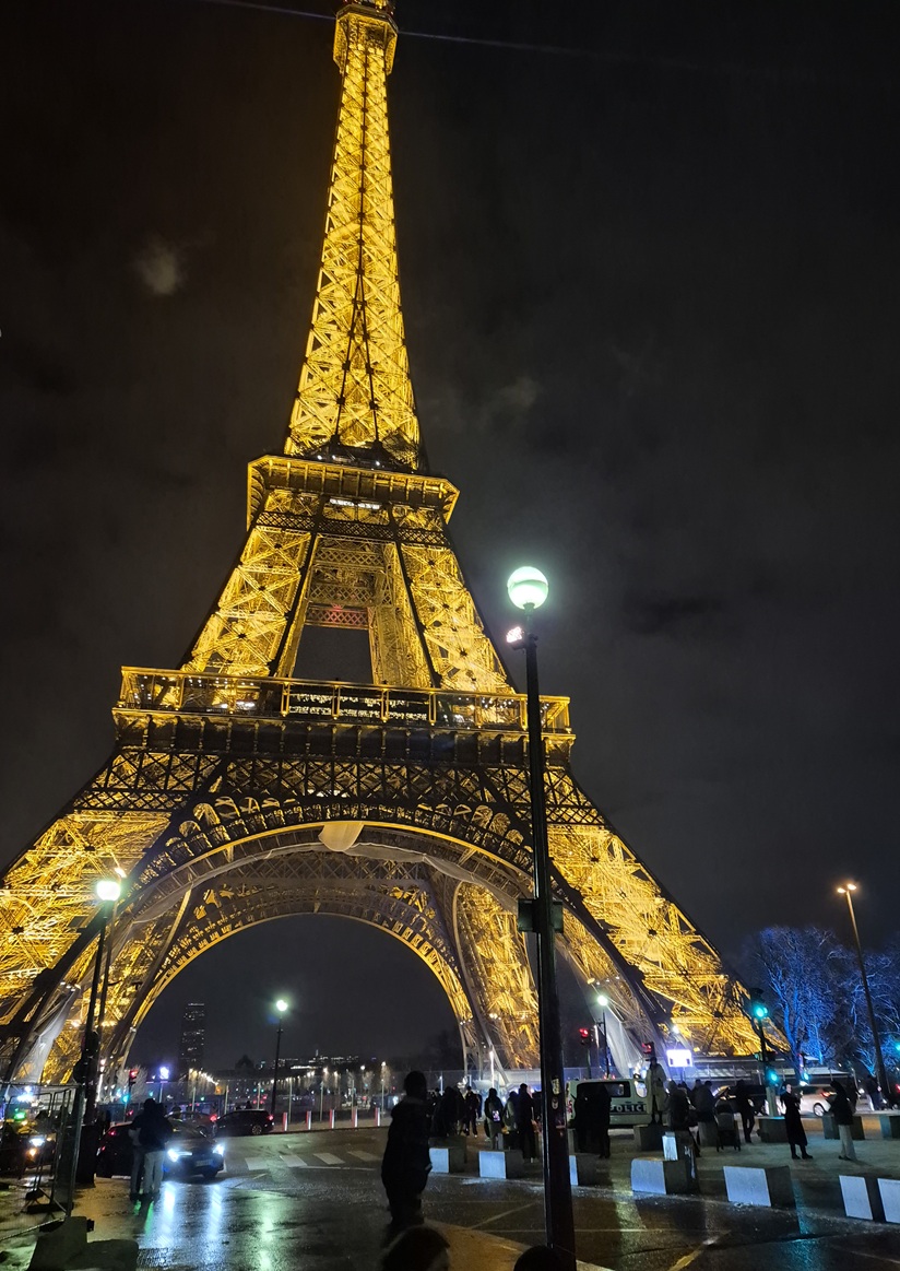 Last evening to see the illuminated Tour Eiffel