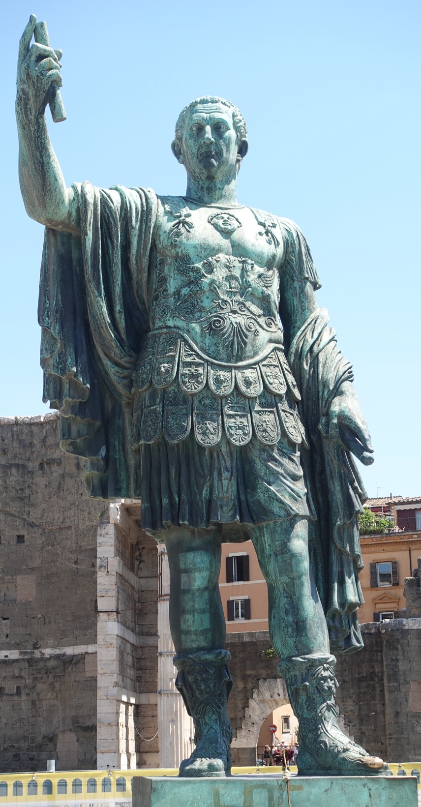 Statue at the Foro