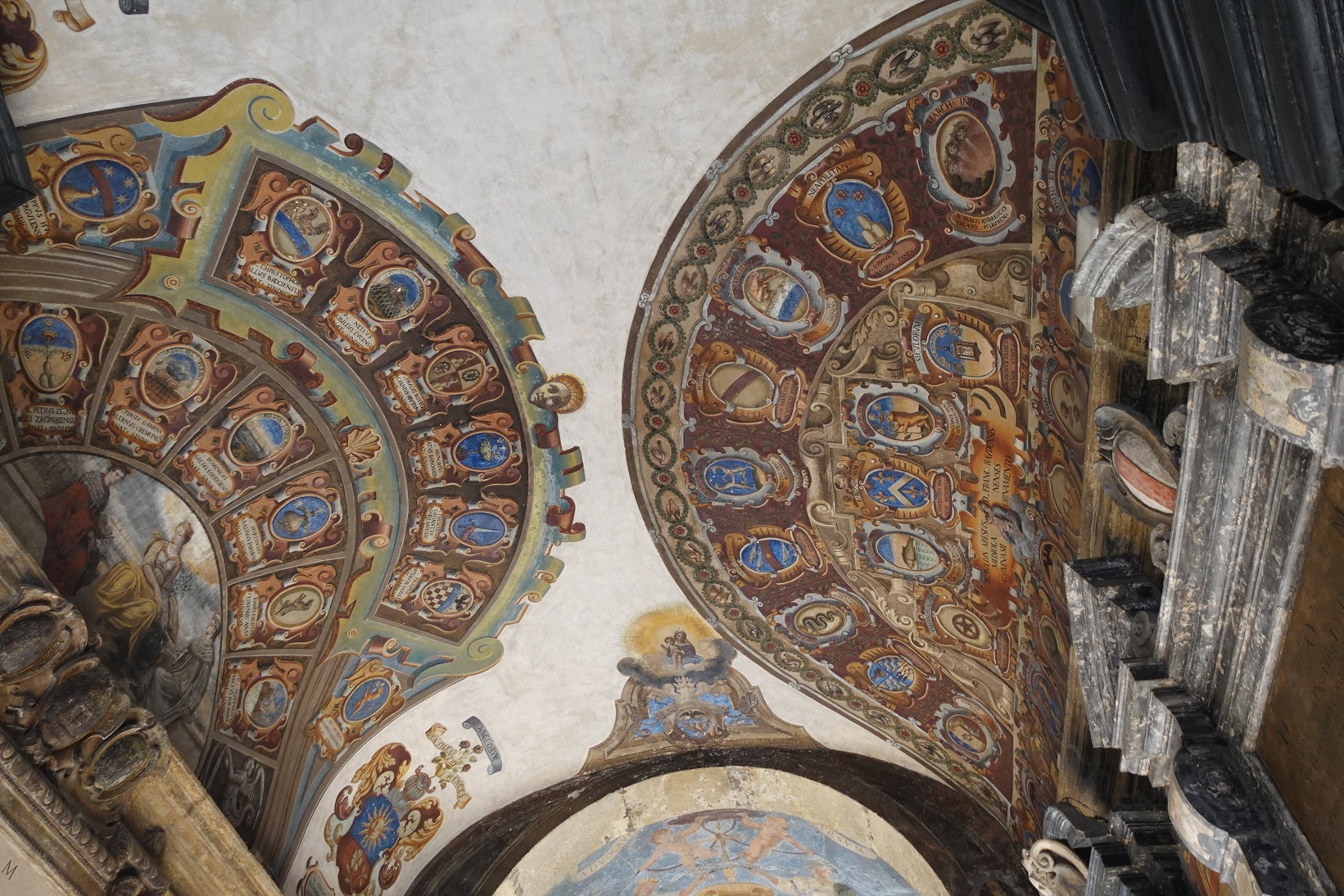 The ceiling of the passageway to the library